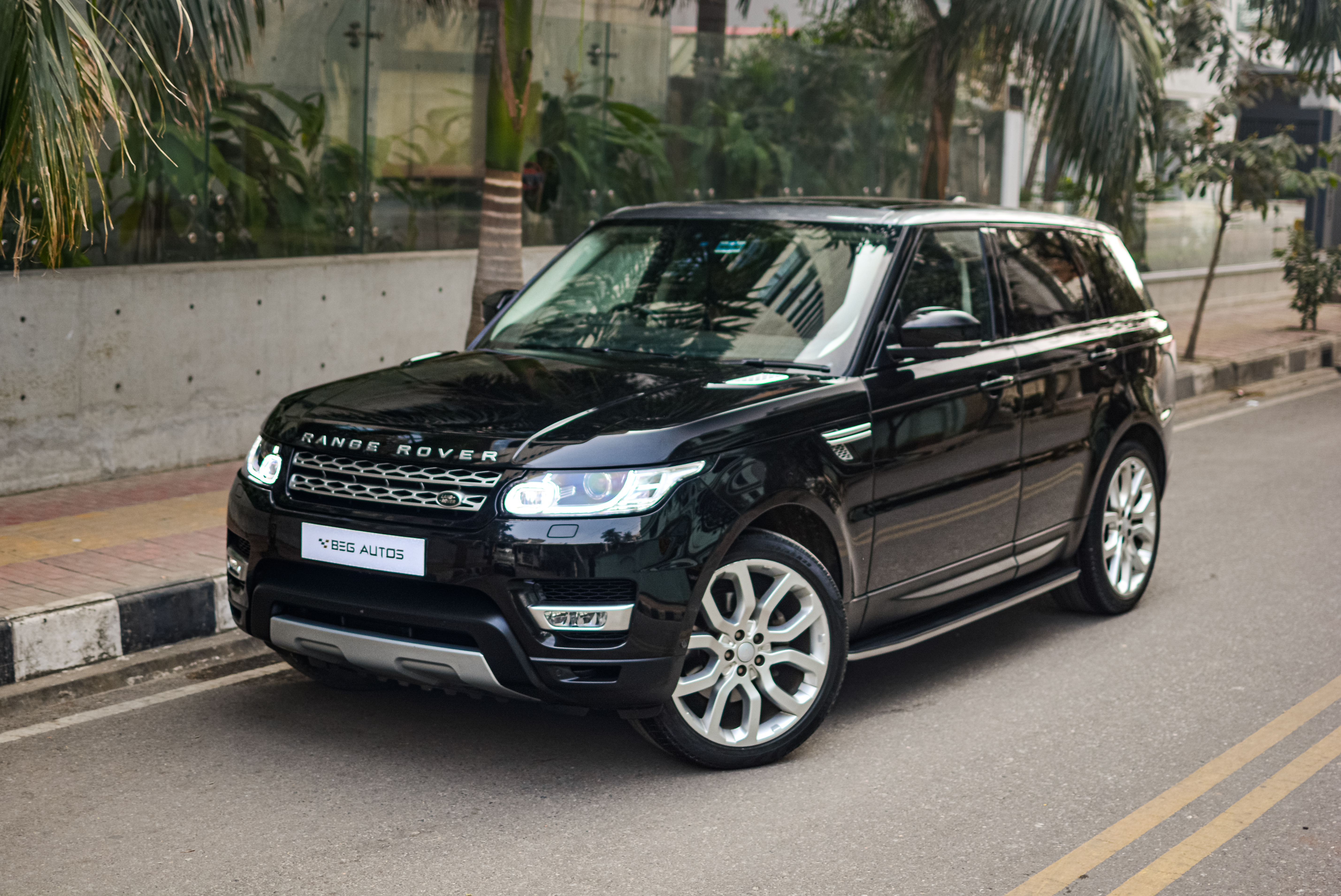 Before - Range Rover Sport SVR Facelift Conversion