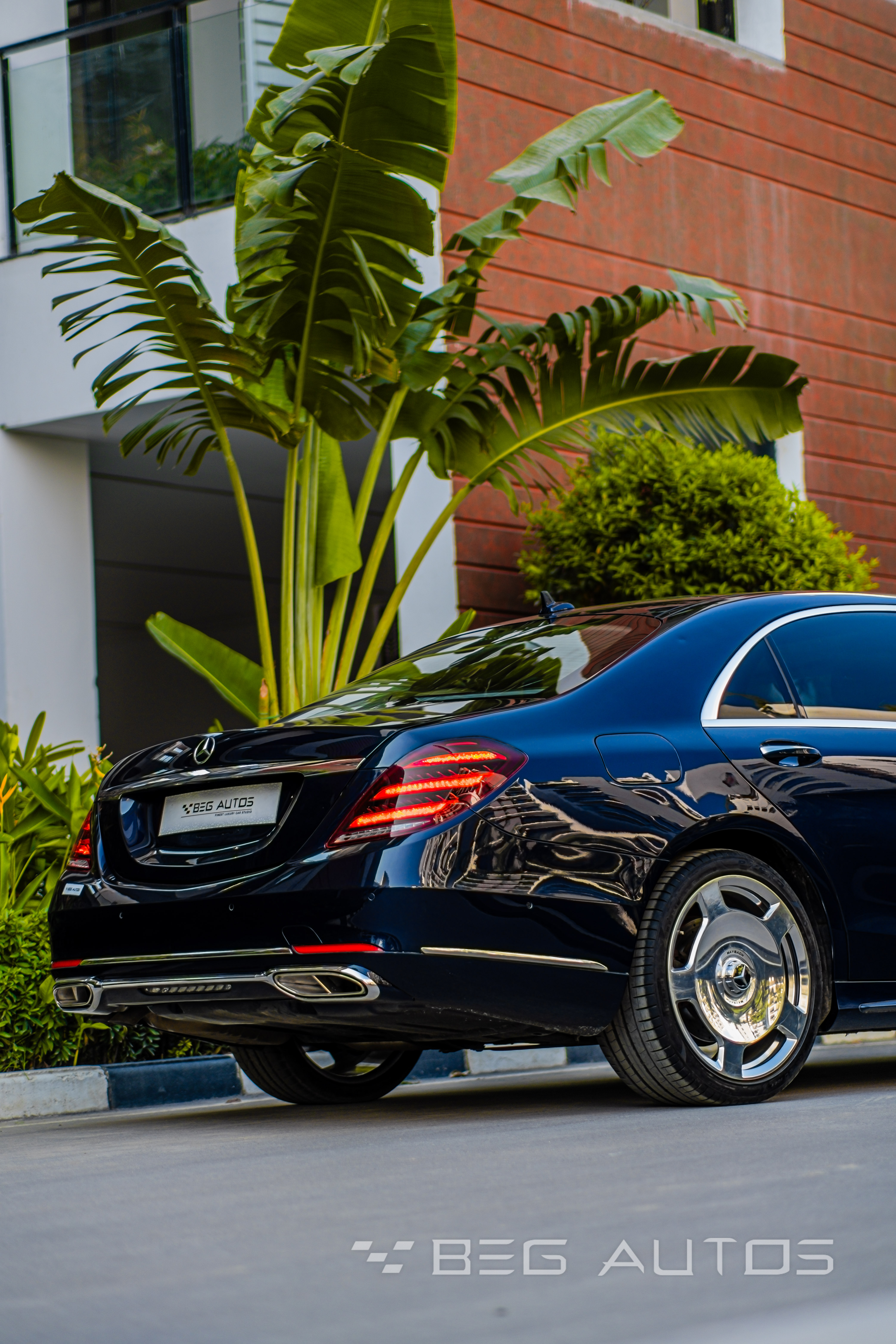 Gallery — Mercedes-Benz S 300 Maybach Facelift Conversion