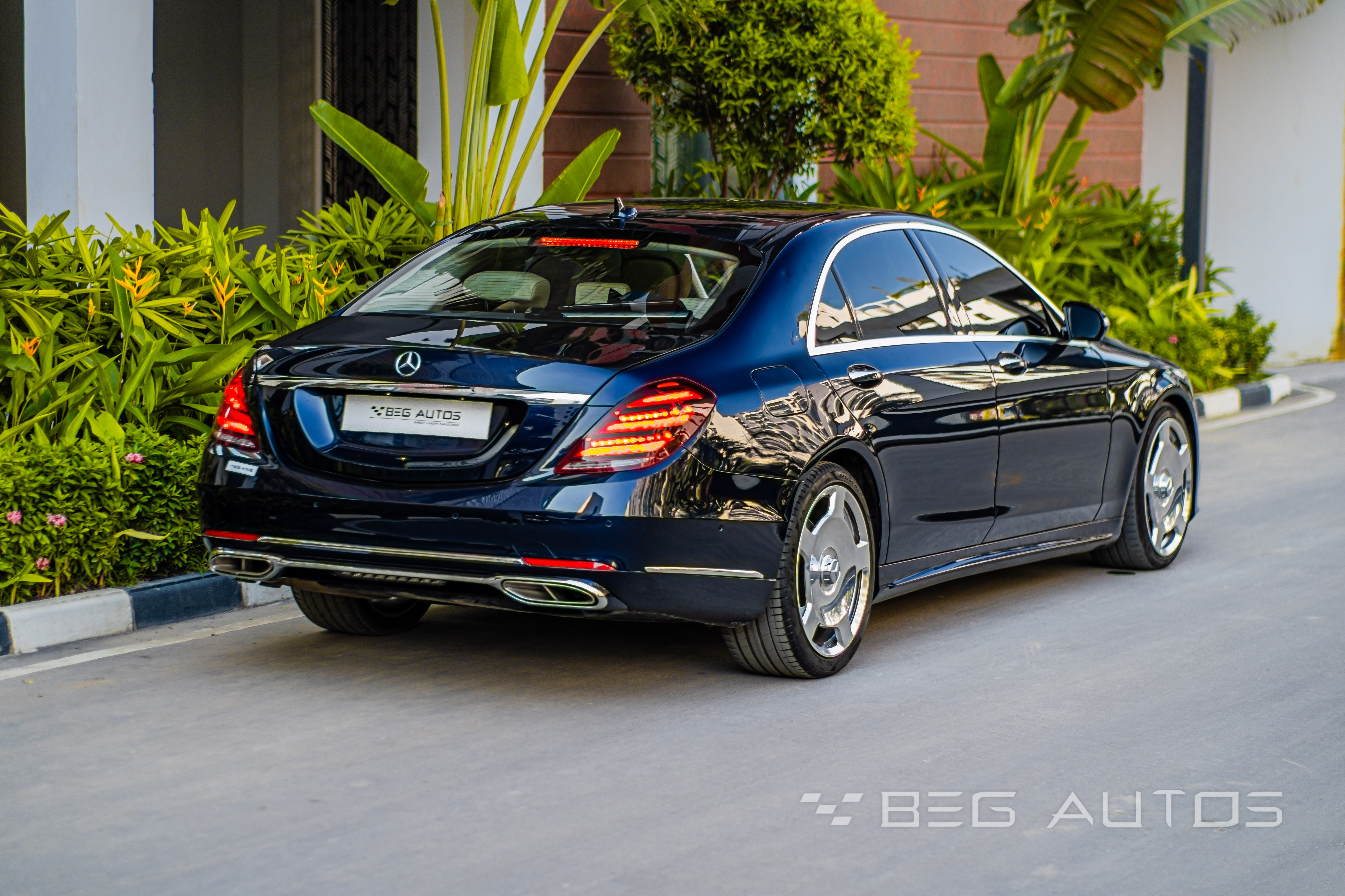 Gallery — Mercedes-Benz S 300 Maybach Facelift Conversion