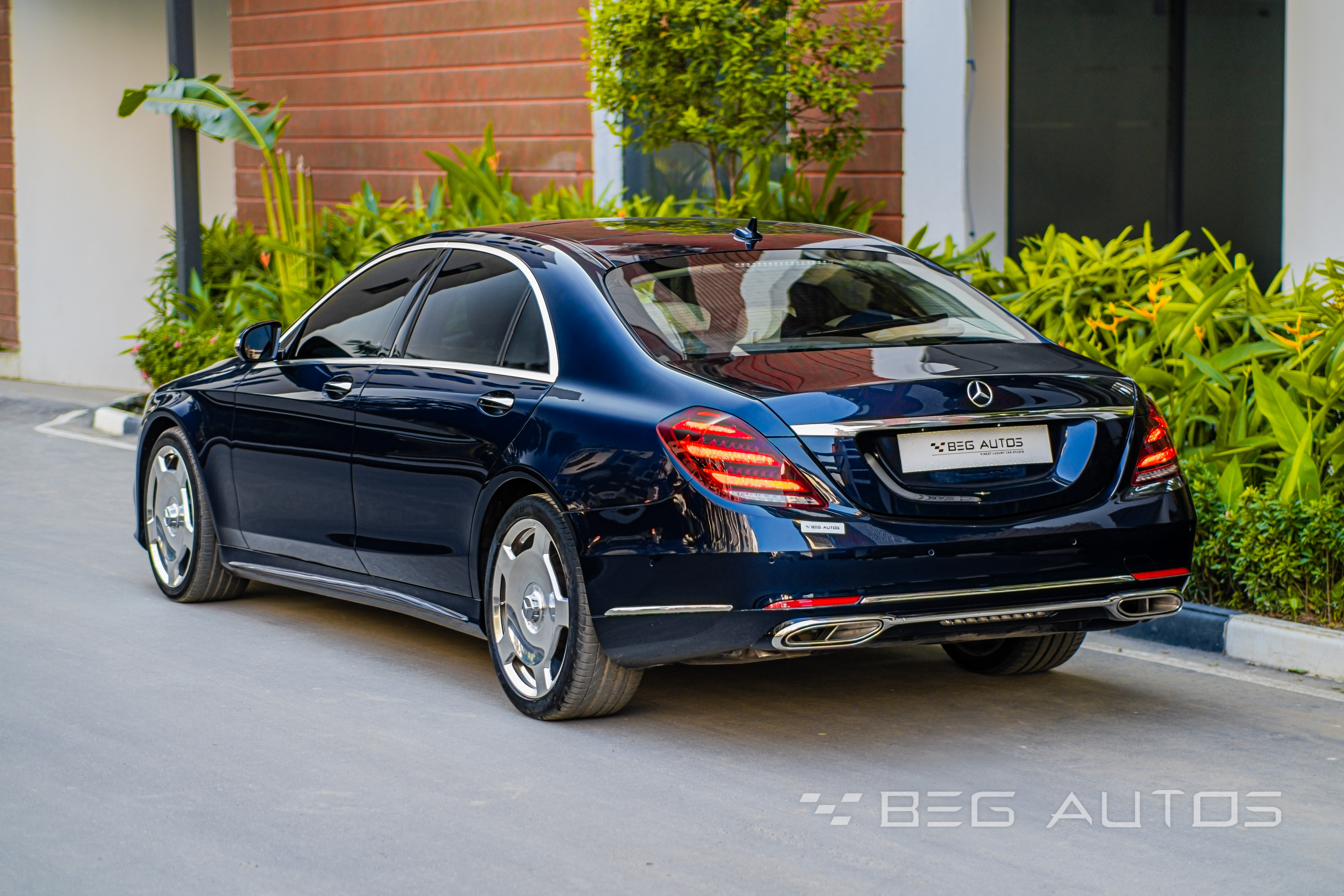 Gallery — Mercedes-Benz S 300 Maybach Facelift Conversion